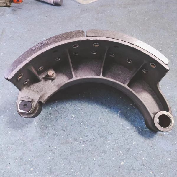 Original Material 220mm Brake Shoe Assembly F3000 5504231008 for North Ben Northern Benz