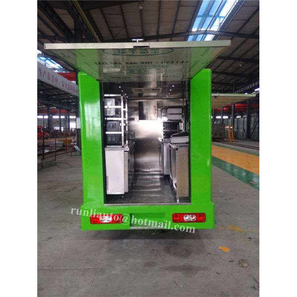 Custom Logo RHD Mobile Fast Food Truck In Malaysia Euro4 Emission Standard