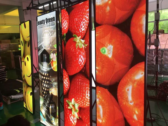 Pixel Pitch 2.59mm LED Poster Displays , LED Advertising Player Screen Aluminum