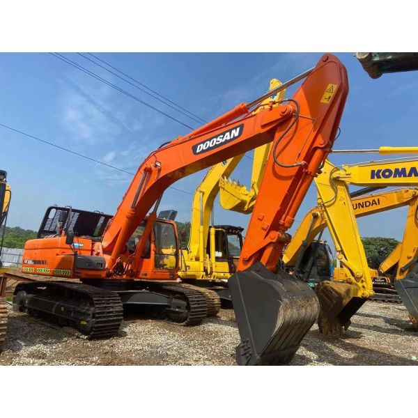 Buy DX300 Hydraulic Crawler Excavator Machinery Used Doosan at wholesale prices