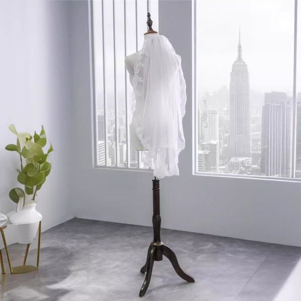 Unique Customized Wholesale Appliqued Lace Tulle Bridal Wedding White Veil With Hair Comb