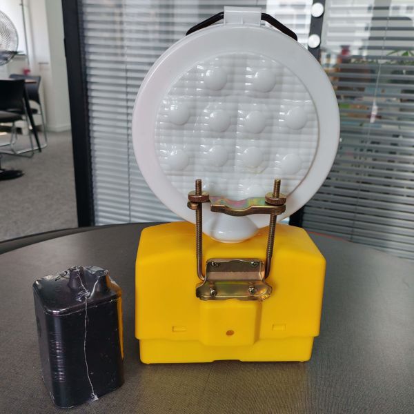 High Visibility Flashing Solar Battery Powered Traffic Cone Led Barricade Light For Road