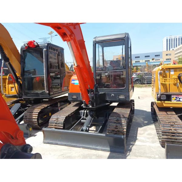 Doosan DH55 5.5TON Excavator at with Original Hydraulic Cylinder and Low Working Hours