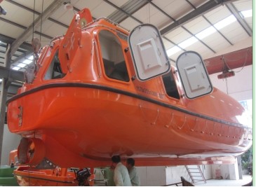 Buy 150 persons 11.7m totally enclosed life boat CCS certification at wholesale prices