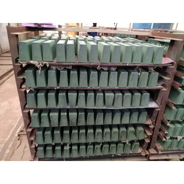 Buy Electro Fuesed Refractory Material Magnesite Chrome Brick For Copper Smelting at wholesale prices