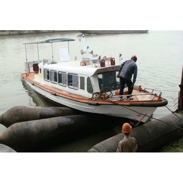 Black Airbag Roller Inflatable Rubber Balloon Cylindrical Boat Launching