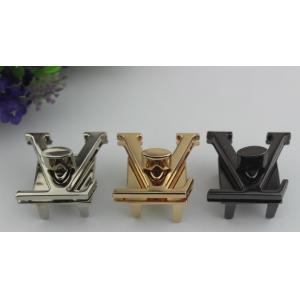 High polished zinc alloy gold plated V letters handbag twist lock