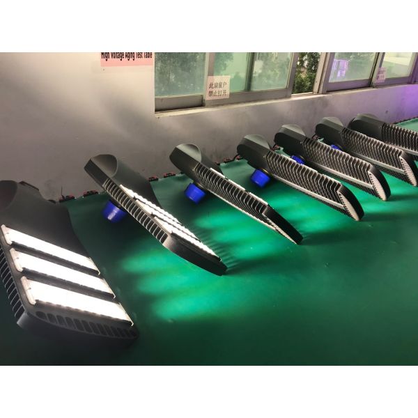Municipal Administration LED Street Lighting IP66 24000lm Urban Road Application