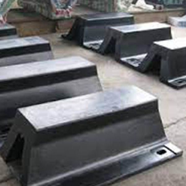 Pneumatic Rubber Arc Fender Tug Boat Fender Marine Model High Weather Resistance