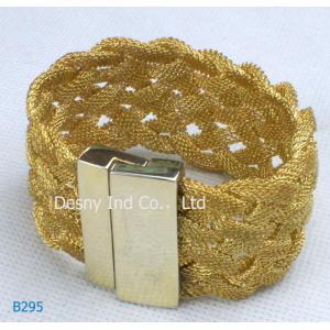 Lovely OEM / ODM metal bangles with gold plated and rhinstone