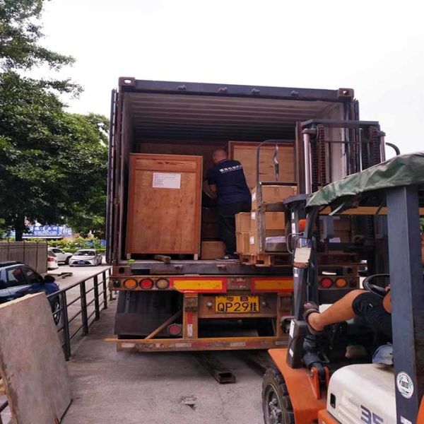 Dose Liquid Filling Small Wet Tissue Lens Wipe Automatic Making Packing Machine 5