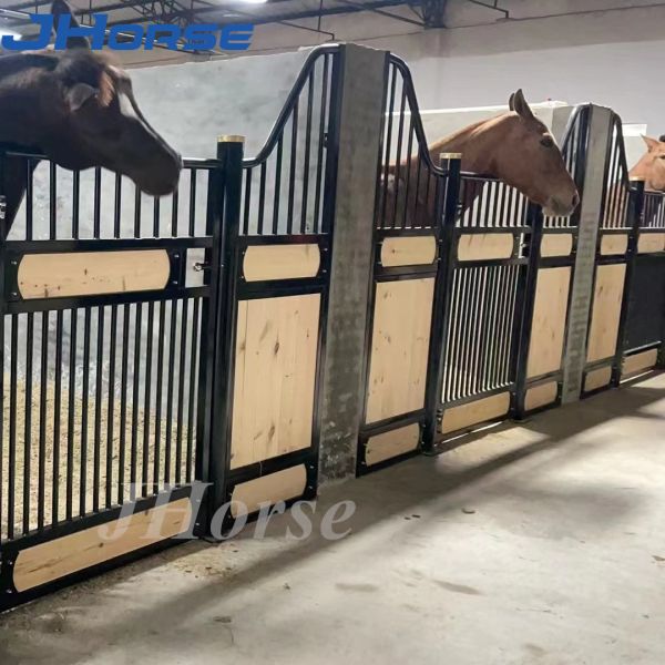 Safe Steel Structure Prefabricated Horse Stable 10ft 12ft 14ft Black Powder