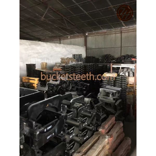 Anti Scratch 200101-00019A DX380 Mini Excavator Track Tension Doosan Excavator Parts