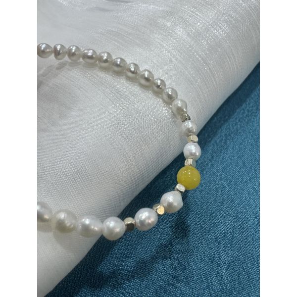 Versatile bracelet with adjustable features perfect for retail chains and boutique shops looking for customizable jewelry