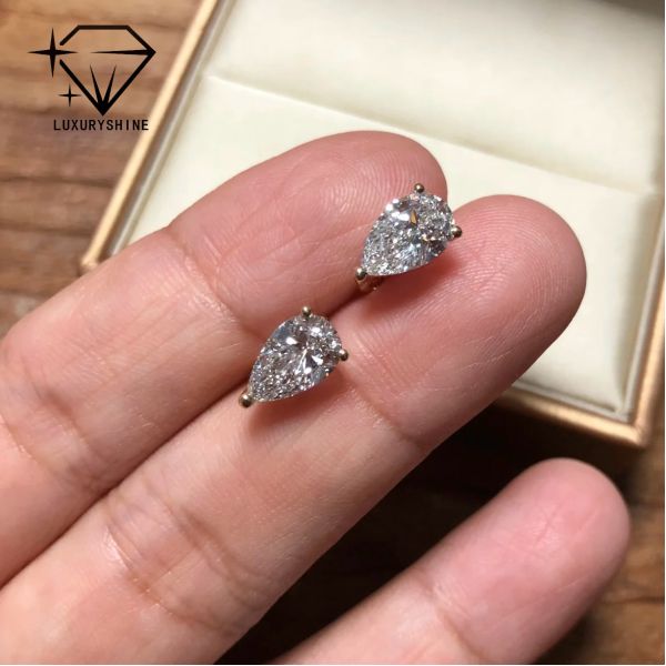 18K Gold Pear Cut Lab Grown Diamond Stud Earrings VVS-VS Clarity