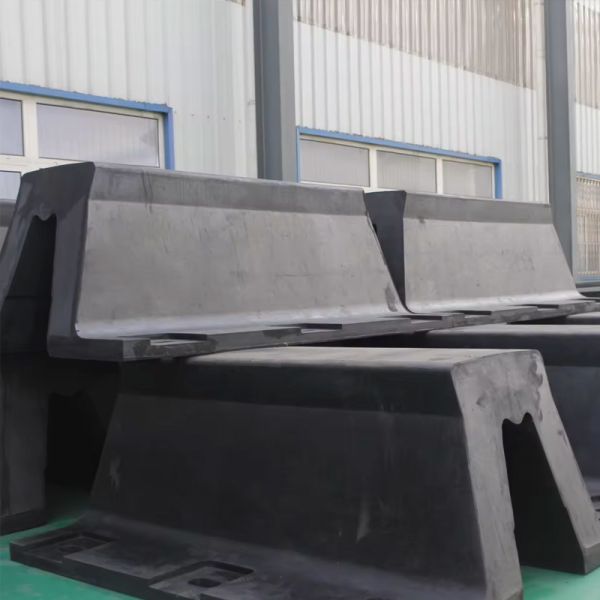 V Shaped Marine Fender Efficient Shock Absorption Lightweight Design Maintenance Free