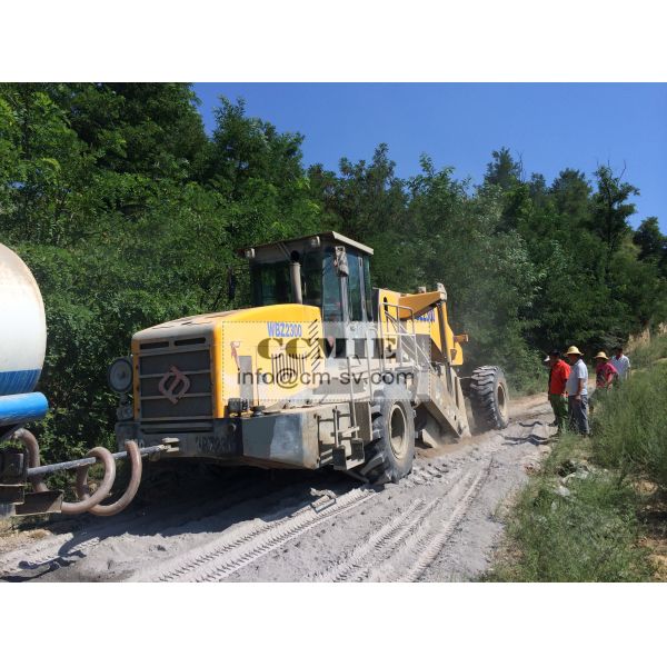 Buy Yellow 336 Kw Cold Recycler Machine , 2100rpm Asphalt Recycling Machine at wholesale prices