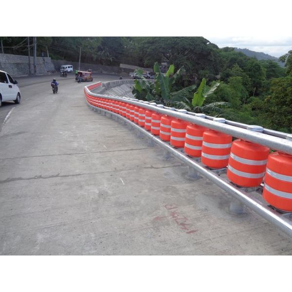 Hot Dipped Galvanized Guardrail Rolling Barrier International Level 4 Certified