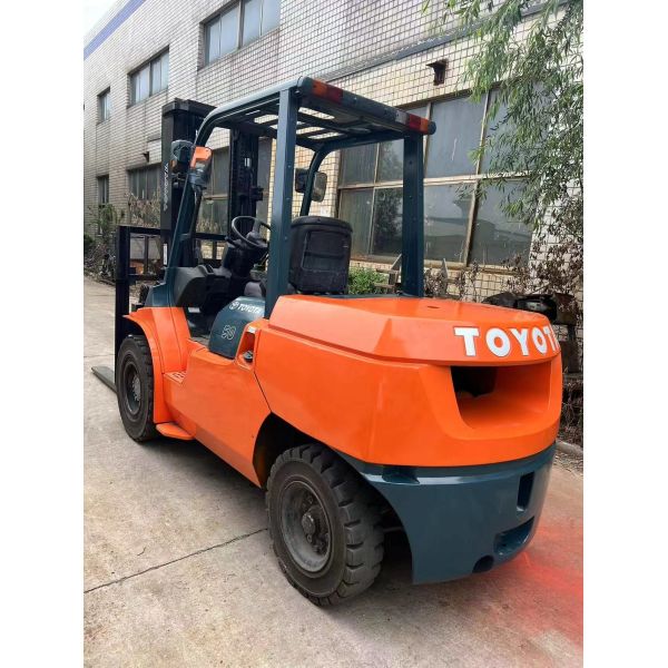 High Quality New Toyota Forklift With A Capacity Of 5 Tons Imported From Japan