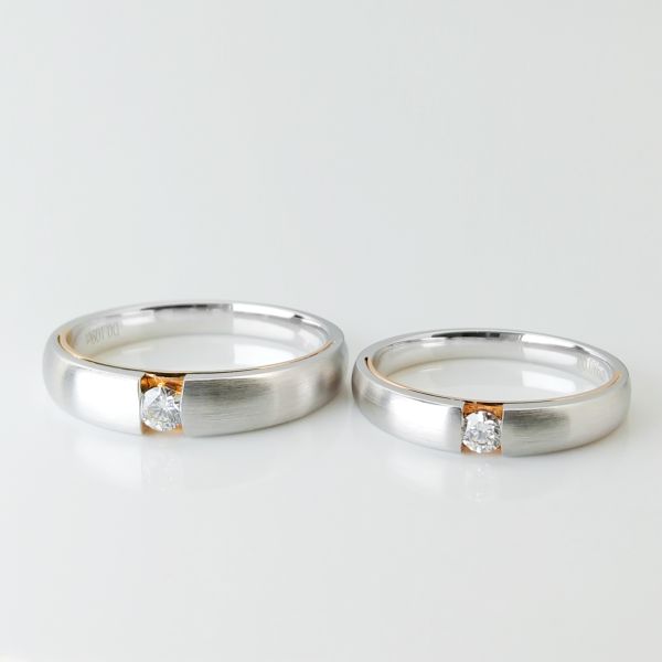 Buy Simple Special Drawing Process 18K Gold 10g Wedding Pair Rings at wholesale prices