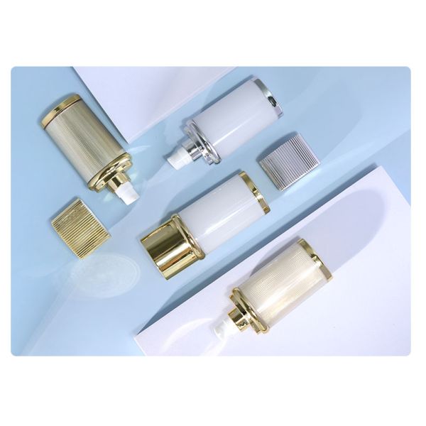 Acrylic Essential Oil Packaging Bottles 30ml 50ml Plastic Spray Bottles For Sunscreen / Essence / BB Cream