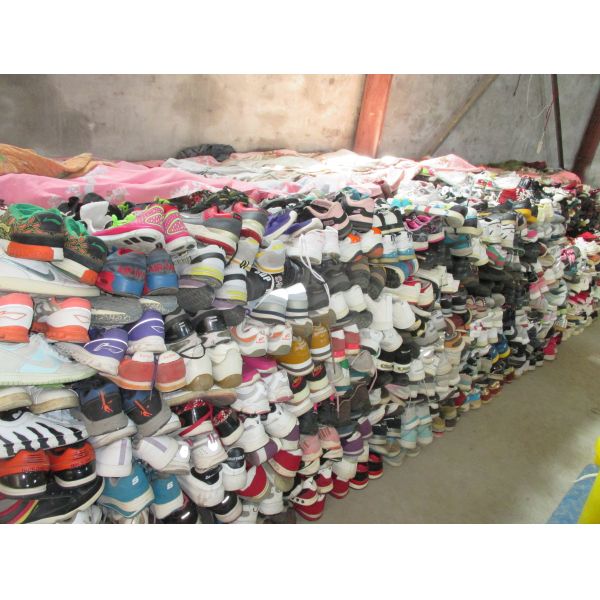 Buy wholesale cheap Grade A mixed used shoes at wholesale prices