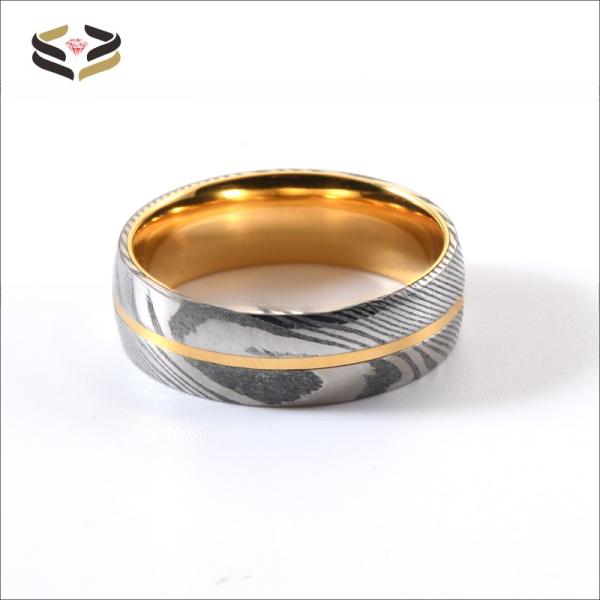 Men'S Engagement Polish Damascus Steel Rings With Grooved Inlaid Golden Tungsten Core