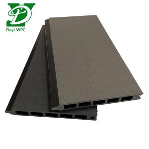 Beauty Authentic Wood Grain WPC Fencing Low Maintenance