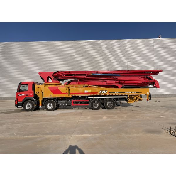 Sany 62M Concrete Pump Truck with 170 m³/h Output and 13.5 MPa Pressure on Volvo Chassis