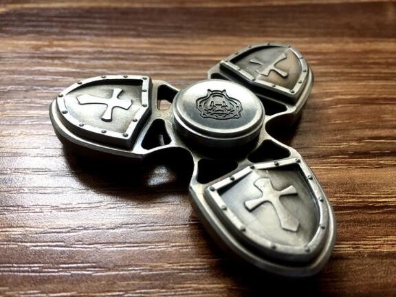 2017 Fidget Tpinner Captain America Metalc Stress Finger Spiner Aluminium Hand Toys Stress Colorful 1117