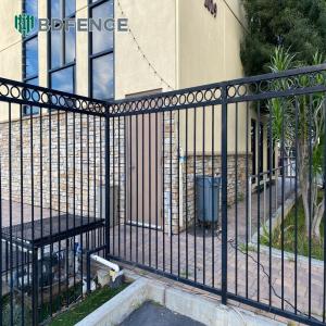 Pet-Containment Tubular Steel Fence Pool Digging Barrier