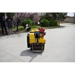 Dynamic Small Vibrating 5.9L Manual Road Roller Machine