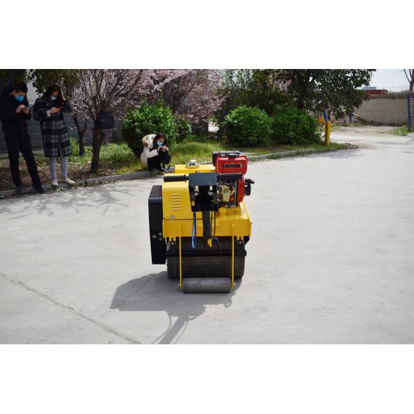 Buy Dynamic Small Vibrating 5.9L Manual Road Roller Machine at wholesale prices