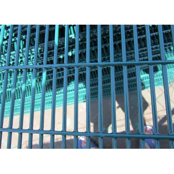 Powder Spray 4mm wire diameter ClearVu 358 mesh fence