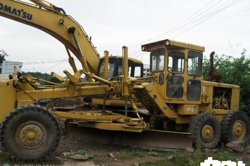 Buy GD705R komatsu Motor Grader earthmoving equipment used japan at wholesale prices