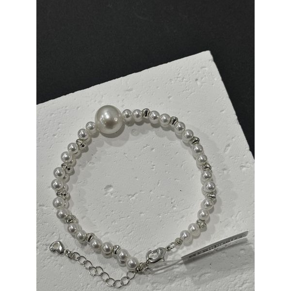 Versatile bracelet available in multiple sizes tailored to meet diverse corporate gifting needs and preferences