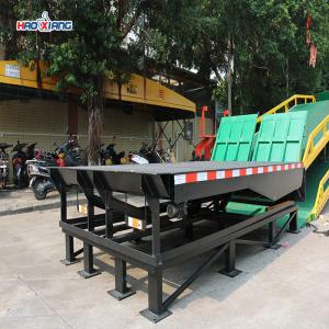 Blue Adjustable Height Loading Dock 10T Shipping Dock Plate