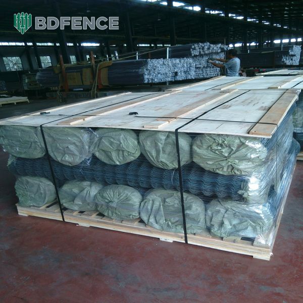 Chain Link Temporary Fencing Systems Easy Installation Yard Fence with Accessories Discounted prices, bulk wholesale available