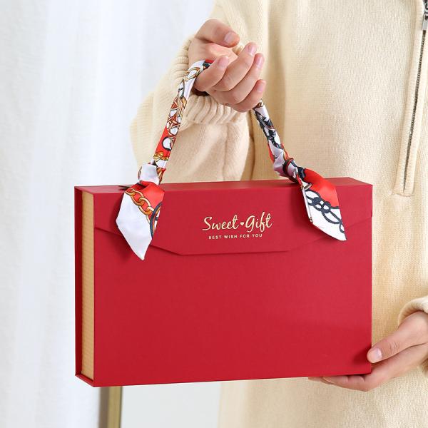 Customized Thickness Paperboard Liner Type Magnetic Gift Box for Skincare Packaging