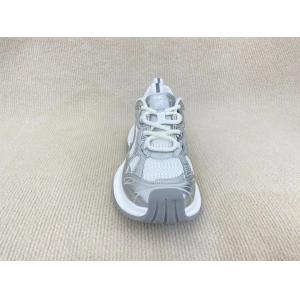 Women white comfort sport shoes with mesh upper breathable and anti slip