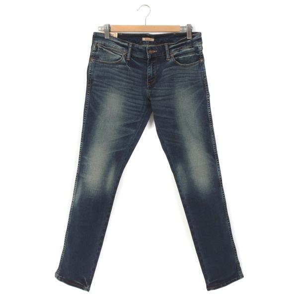 Buy jeans at wholesale prices