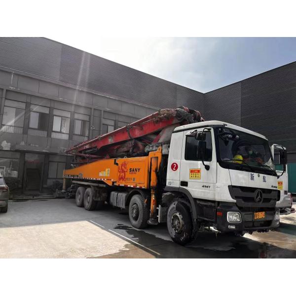 56m Vibrating Amplitude 2013 Concrete Mixer Construction Machine on Mercedes