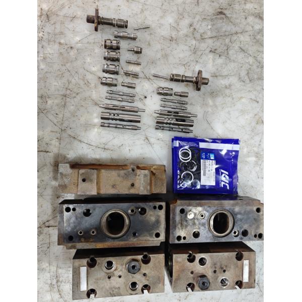 Hydraulic Pump HPV90 Water Pump Construction Excavator Industries Oil Seal Construction Machinery Parts For Komatsu