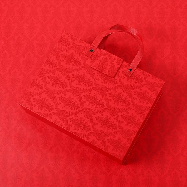 1200gsm Laminated Shopping Paper Cardboard Gift Packaging Box With Handle