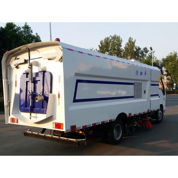 Isuzu Vacuum Road Sweeper Truck 4 Tons 4000 Liters With 5cbm Dust Bin