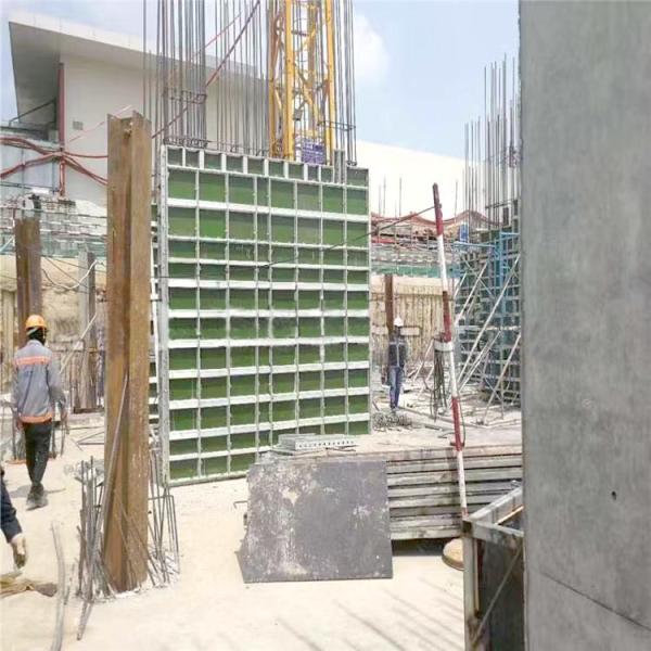 Highly Wear Resistant Plastic Laminated Plywood Used In Concrete Square Column