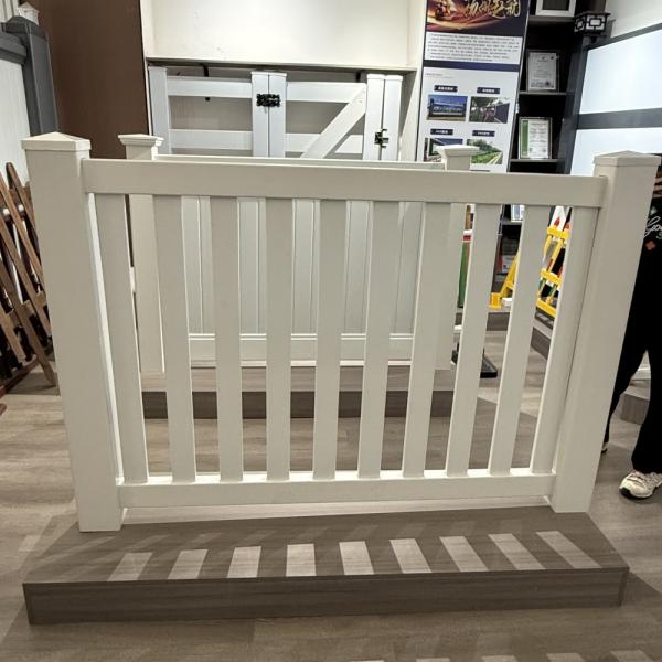 Buy 1.2m High Long Lifespan White Pvc Pool Fence Easy To Clean Corrosion Resistant at wholesale prices