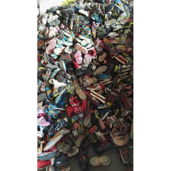 Baby shoes/used children shoes with large stock