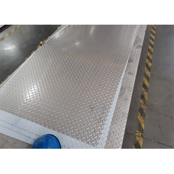 Buy Silt Edge SS 304 Chequered Plate Embossed Pattern Diamond Galvanized at wholesale prices