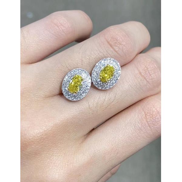 Oval Brilliant Cut Lab Diamond Jewelry Diamond Stud Earrings 0.5ct VS1